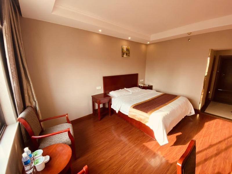 Greentree Inn Huai'An Bus Station Golden Eagle Xinya Huaihai Road Business Hotel Eksteriør billede